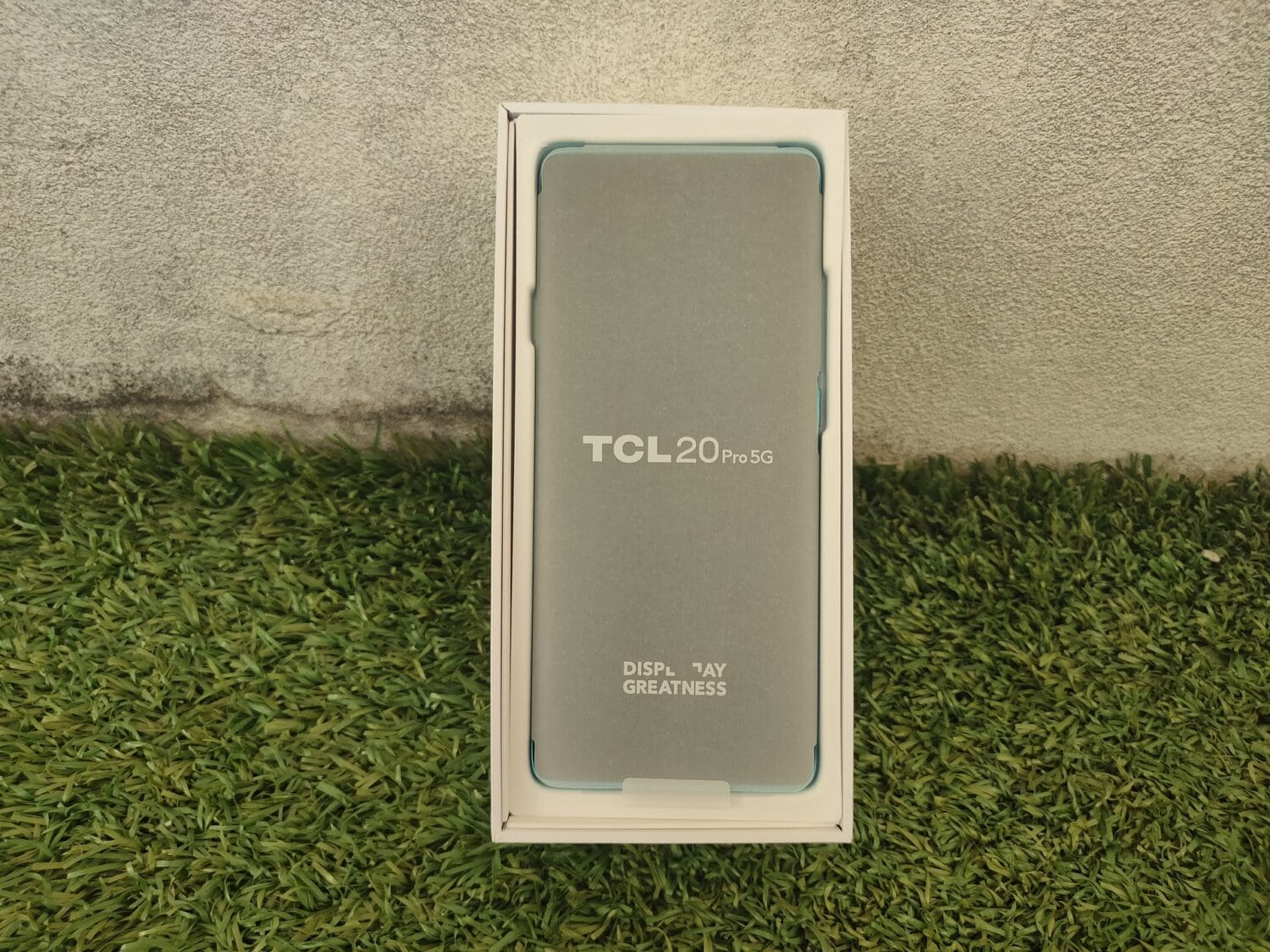 TCL 20 Pro 5G unboxing