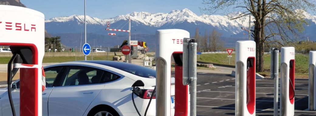 superchargeur-tesla-ouvert-a-tous