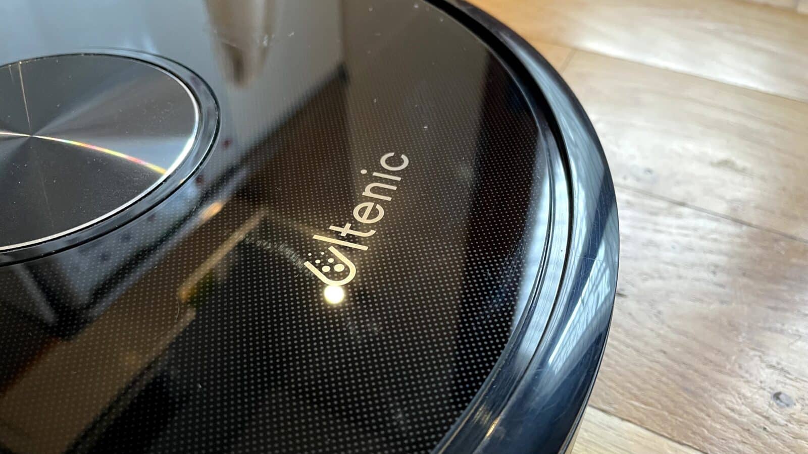 Test Ultenic D5s Pro, Un aspirateur robot 2 en 1 qui aspire et lave en