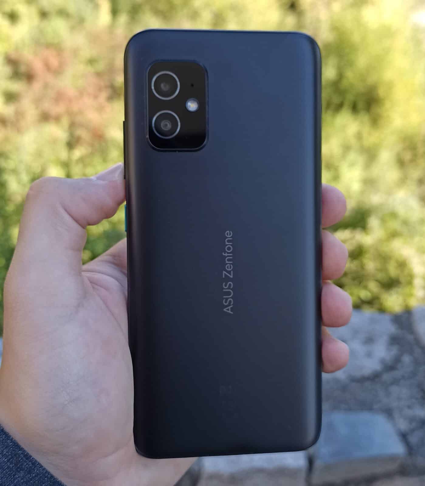 Zenfone 8 dos sans coque reduit