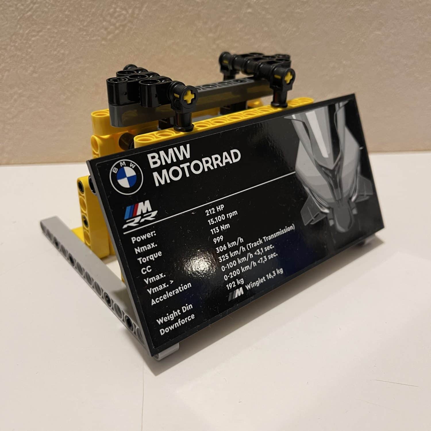 Test : LEGO Technic BMW M1000 RR – le set parfait pour les passionés de moto bmw