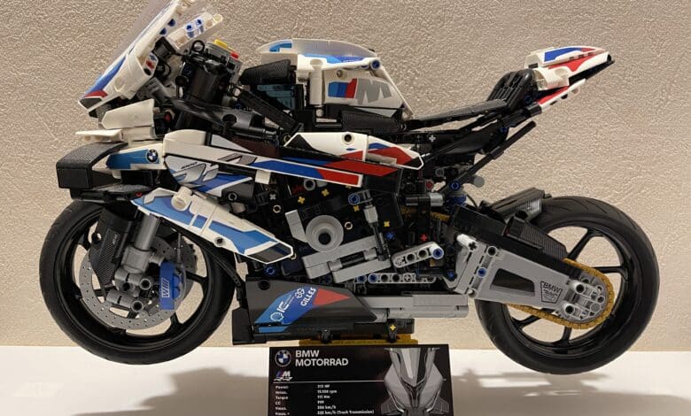 Lego-Technic-BMW-M1000RR-support-ucs
