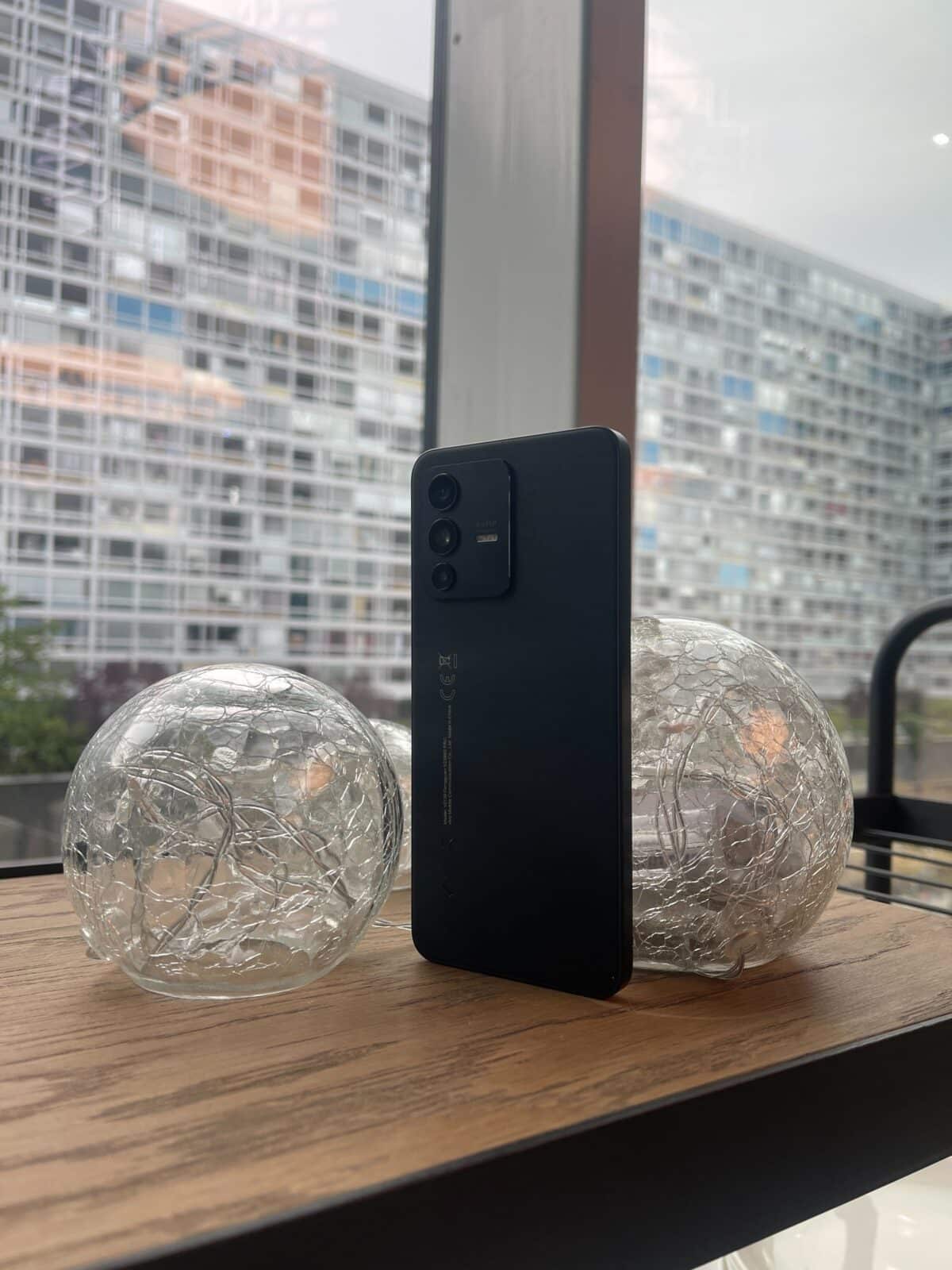 vivo v23 5g noir etoile scaled - Prise en main – Vivo V23 5G : la nouvelle référence des smartphones milieu de gamme ? vivo-v23-5g-noir-etoile