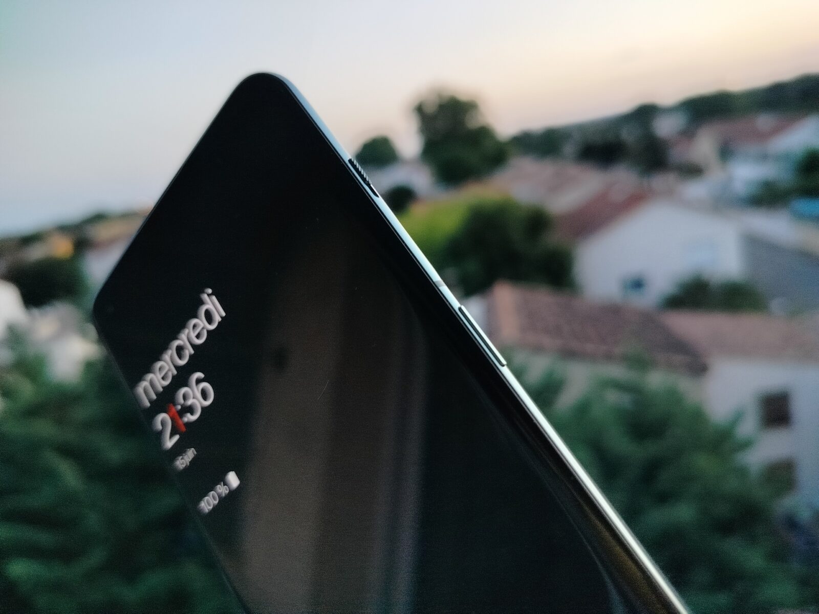 Test – OnePlus 10 Pro : un haut de gamme sans extravagances Android