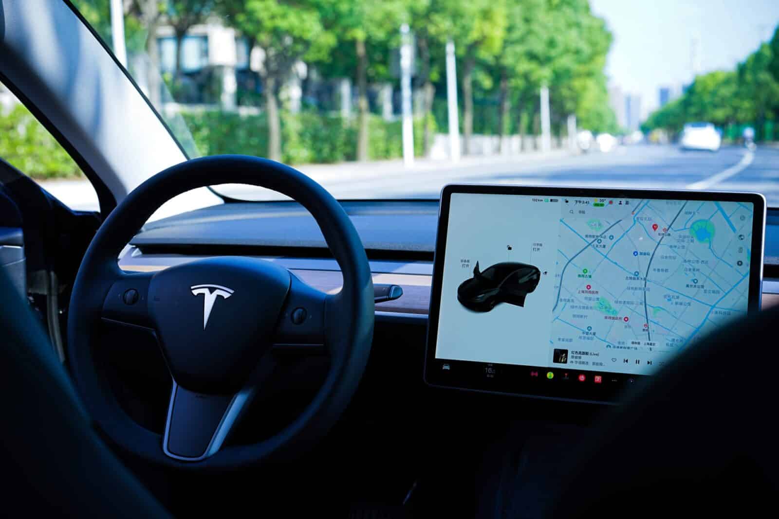 Tesla : la navigation GPS gratuite à vie, c’est fini pour les nouveaux clients GPS