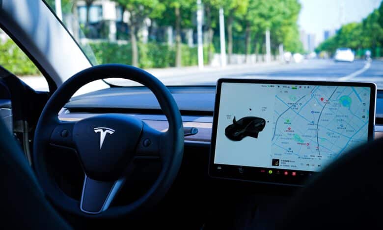 Tesla-navigation-GPS-gratuite-payante-nouveaux-clients