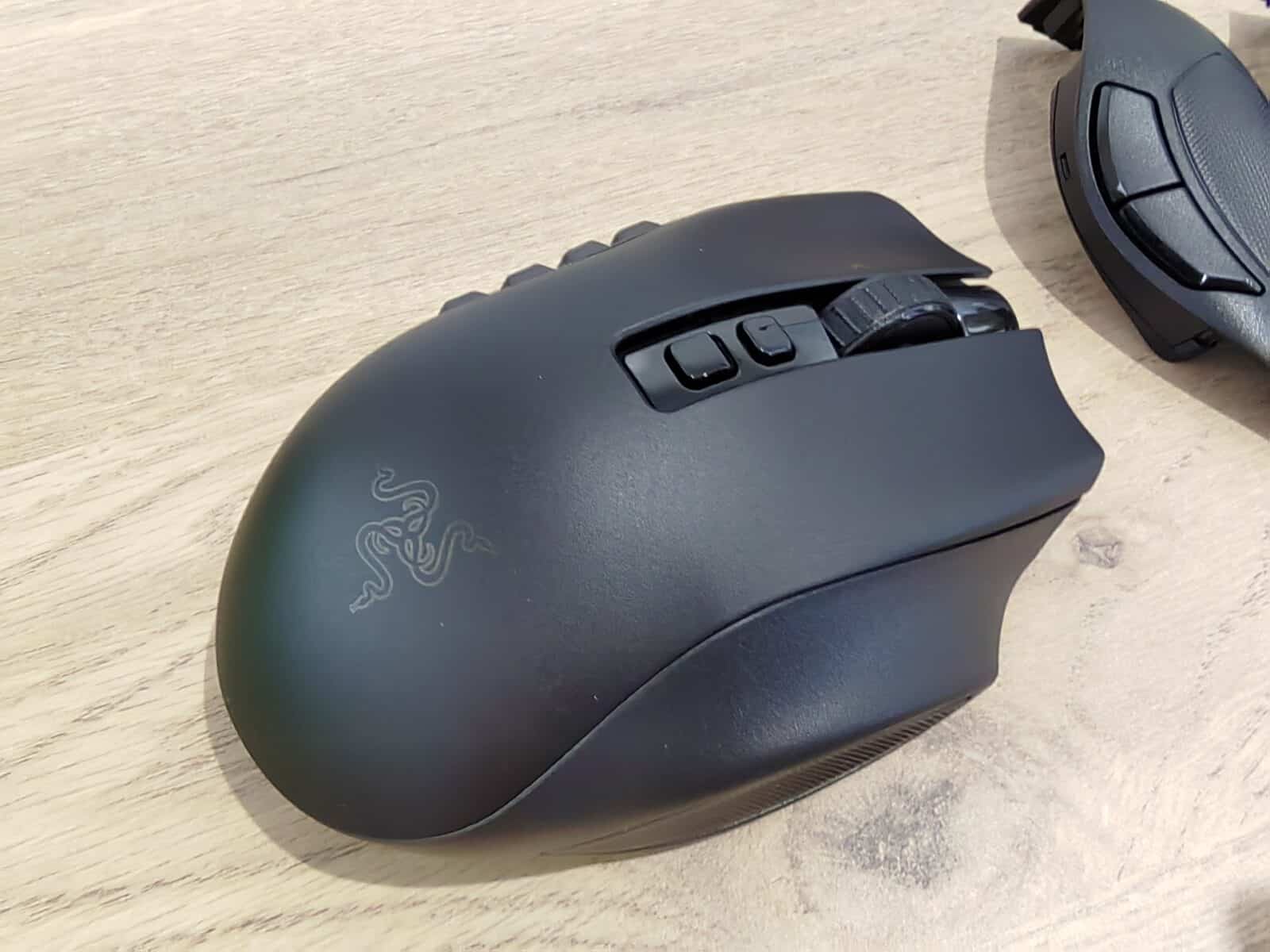 Test – Razer Naga V2 Pro : Une souris sans fil polyvalente gaming