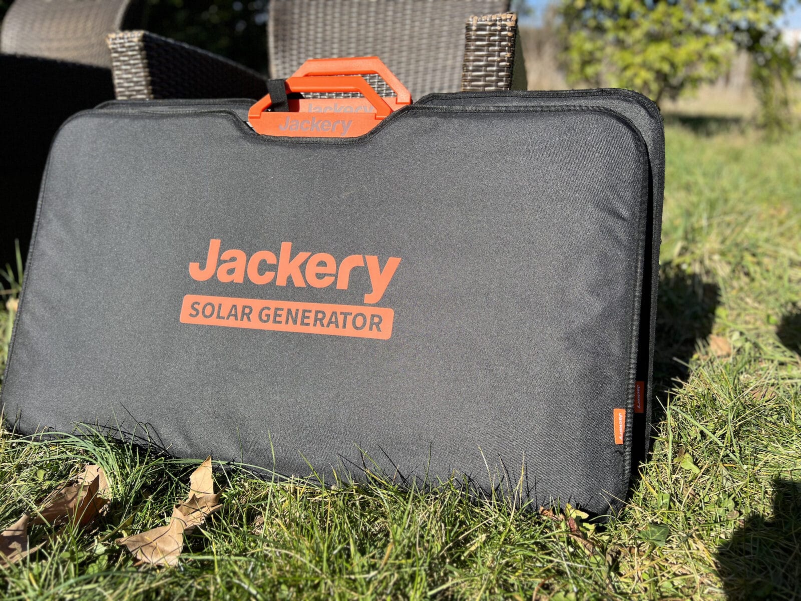 Test : Jackery Explorer 1000 Pro – une batterie 1000W et deux panneaux solaires 80W batteries