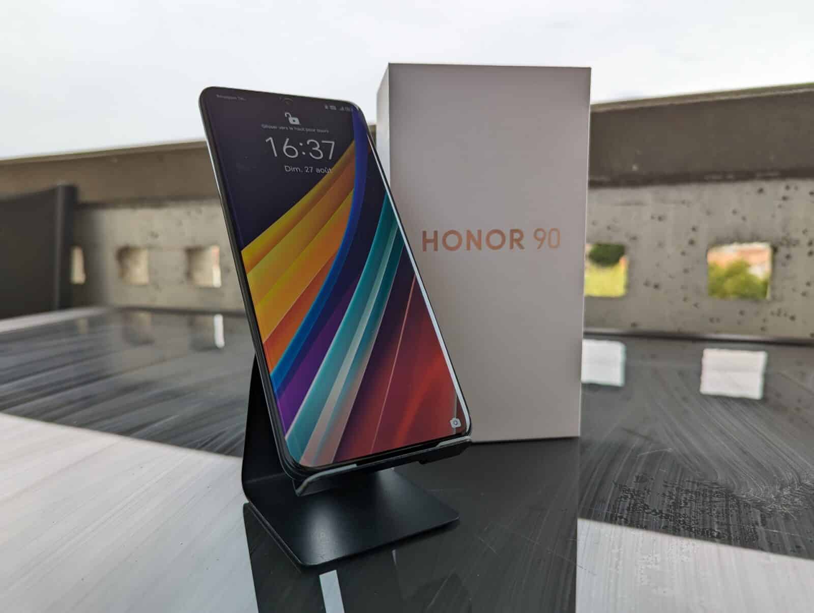Honor 90 incarne l'alliance parfaite entre élégance, performance et innovation dans le monde des smartphones 