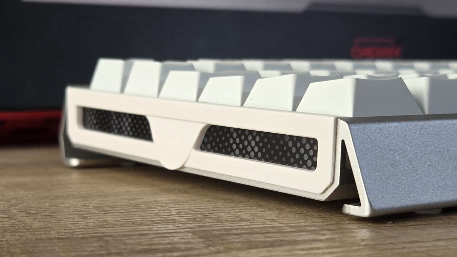 Périphériques Cherry Xtrfy - Clavier épaisseur