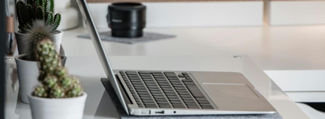 apple macbook air oled