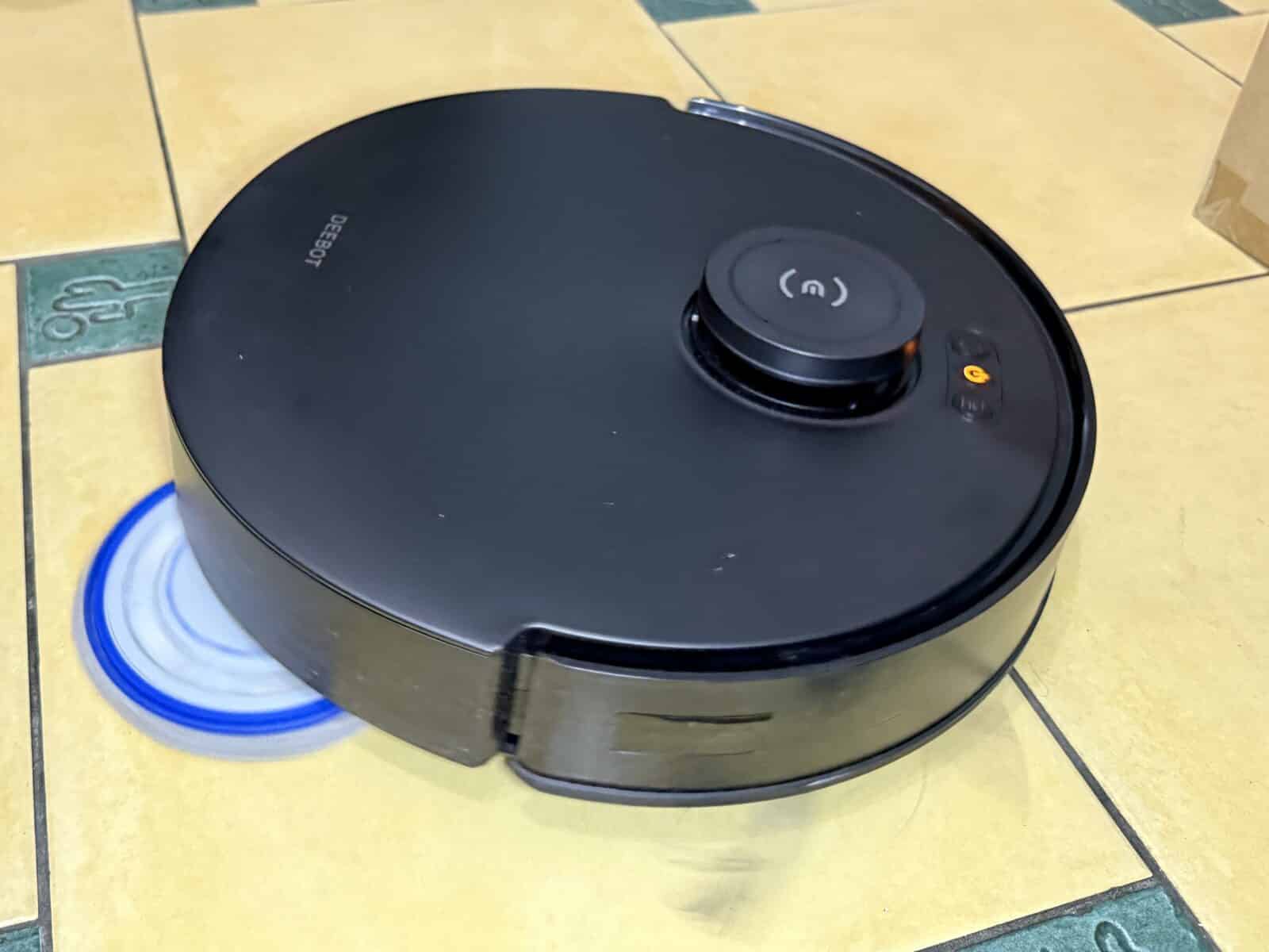 ECOVACS DEEBOT T30S COMBO COMPLETE - aspirateur robot et aspirateur sans fil deux en un - test et avis Le Café Du Geek