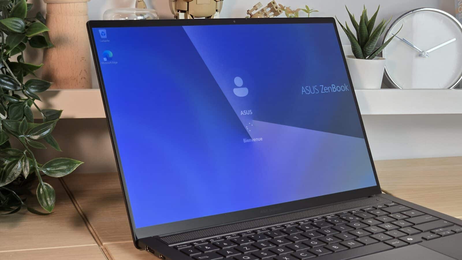 Asus Zenbook S14 - Ecran allumé