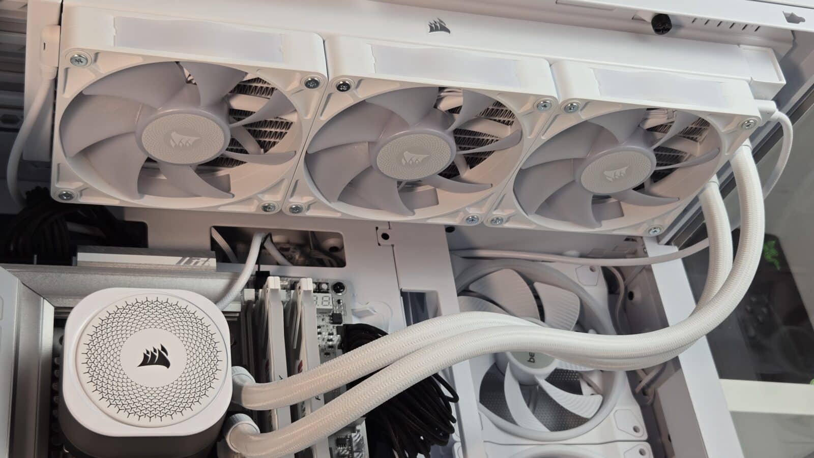 Corsair AIO Icue Titan 360 - Ventilateurs sans RGB
