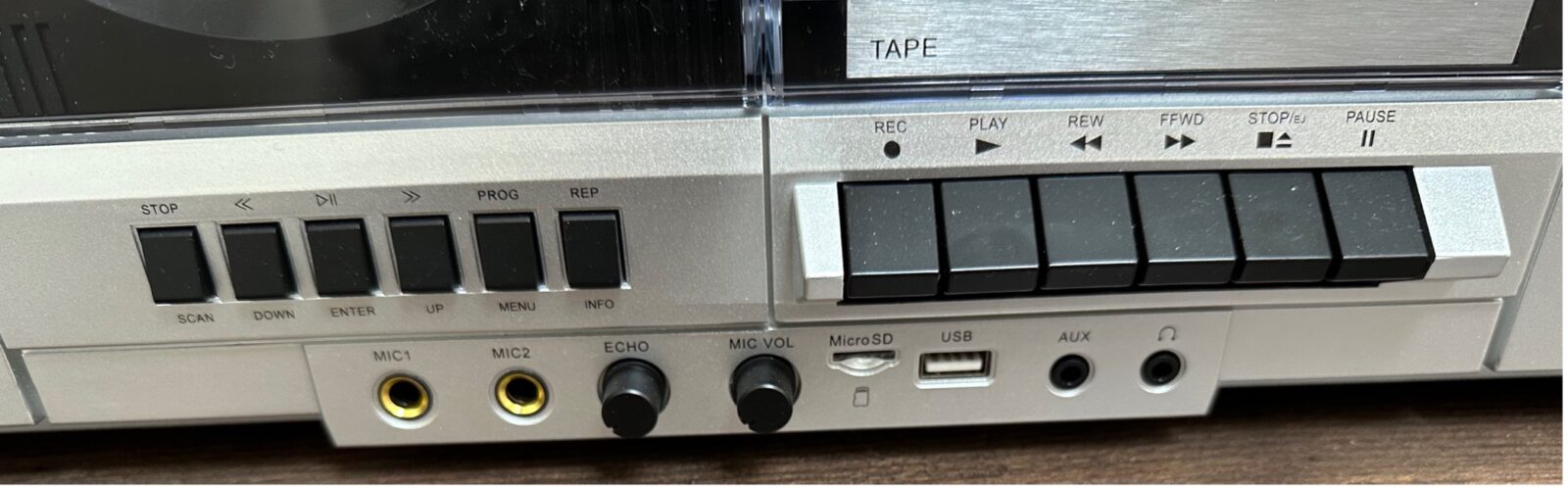Medion Boombox Rétro 80's Aux, mic USB, Micro SD