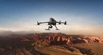 Le DJI Matrice 400 se distingue par sa sécurité, autonomie et polyvalence accrues.