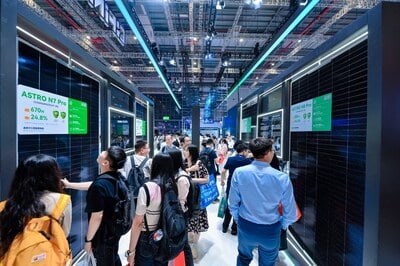 Astronergy dévoile ses modules solaires innovants et ses nouveaux partenariats mondiaux.