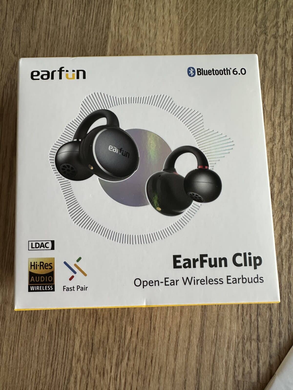 Boite EarFun Clip