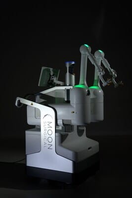 Moon Surgical obtient deux autorisations FDA et améliore la chirurgie avec l’IA.