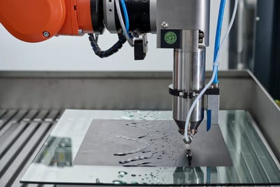 HydroPlasma offre un nettoyage industriel efficace et écologique sans produits chimiques.
