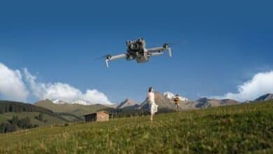 Le DJI Mini 5 Pro innove avec un capteur 1 pouce et une sécurité renforcée.