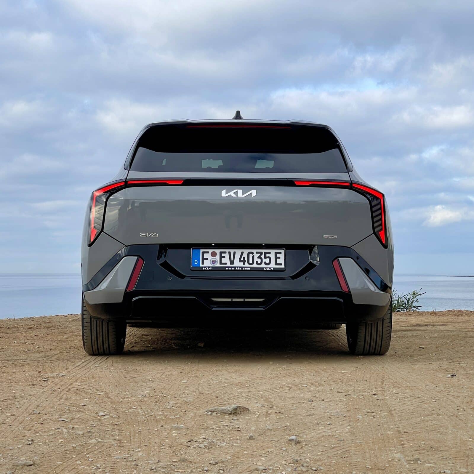 kia-ev4-arriere