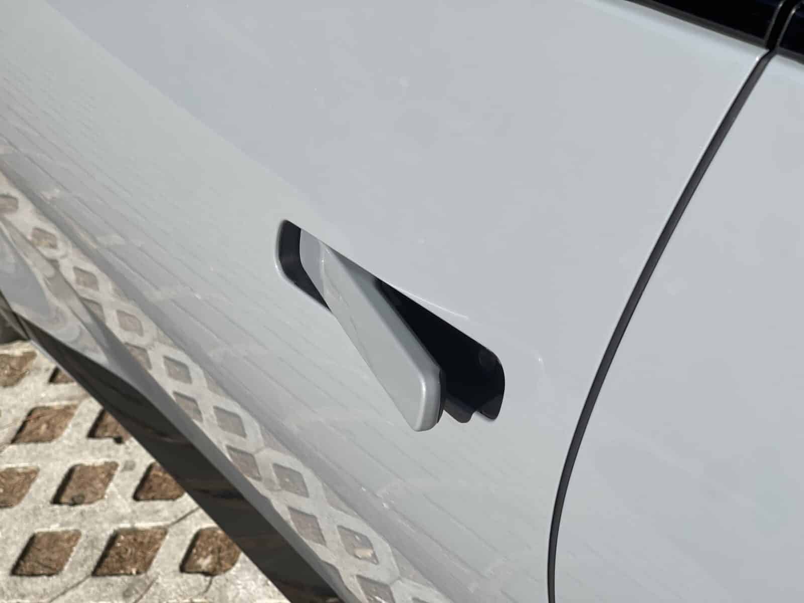 kia-ev4-poignee-portes