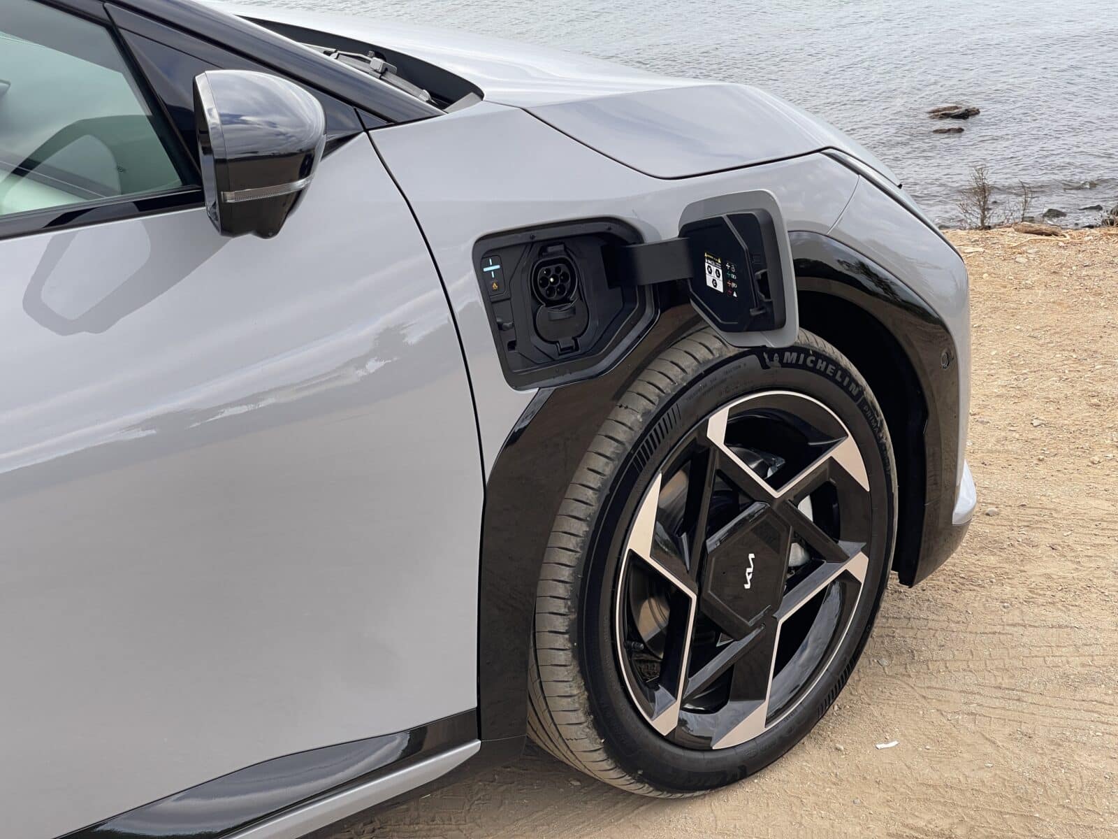 kia-ev4-trappe-recharge
