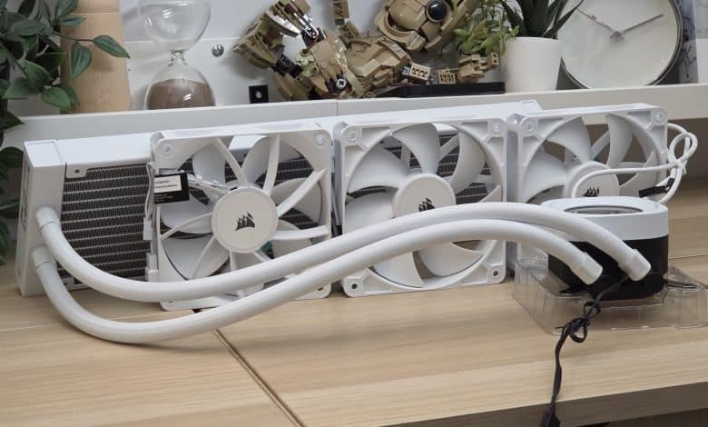 CORSAIR NAUTILUS 360 RS LCD - Miniature