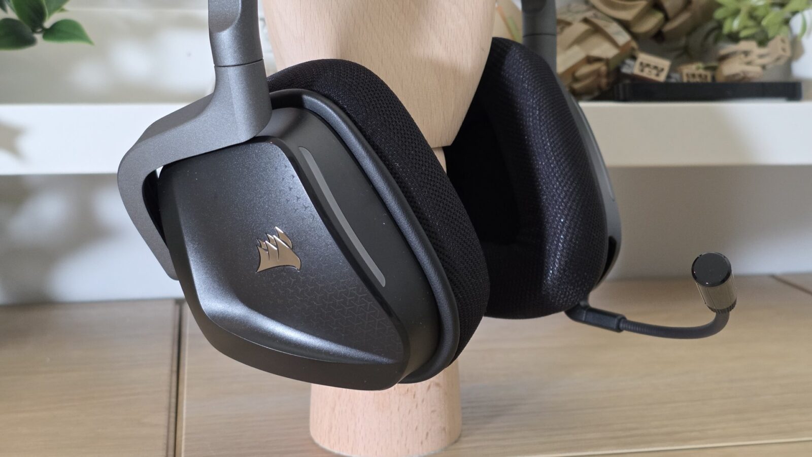 Corsair VOID V2 MAX WIRELESS - côté