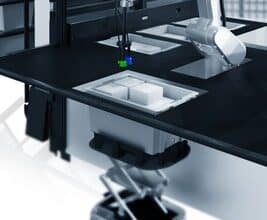 Geekplus dévoile sa station à bras robotisé pour des entrepôts entièrement automatisés.