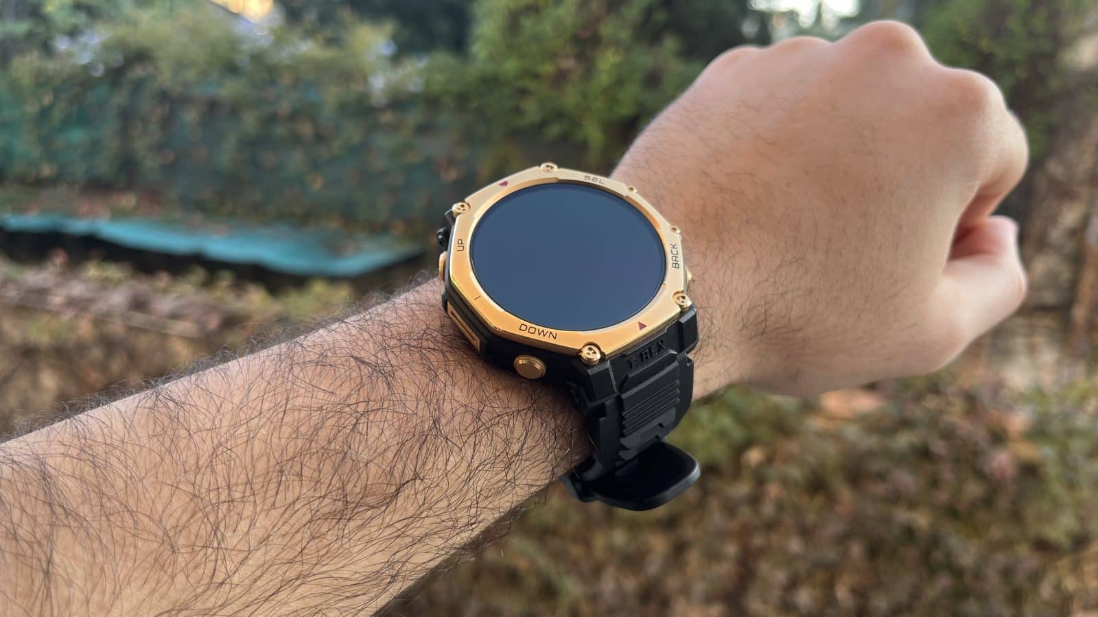 Amazfit T-Rex 3 Pro dessus