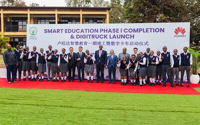 Le Rwanda mise sur l’éducation numérique pour former et connecter toute sa jeunesse.