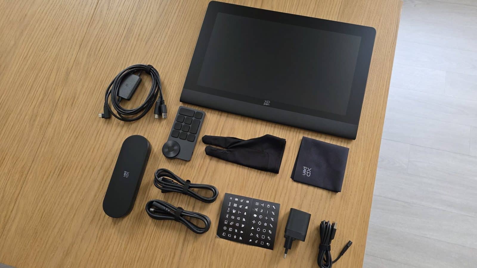 XPPen Artist Ultra 16 - Unboxing