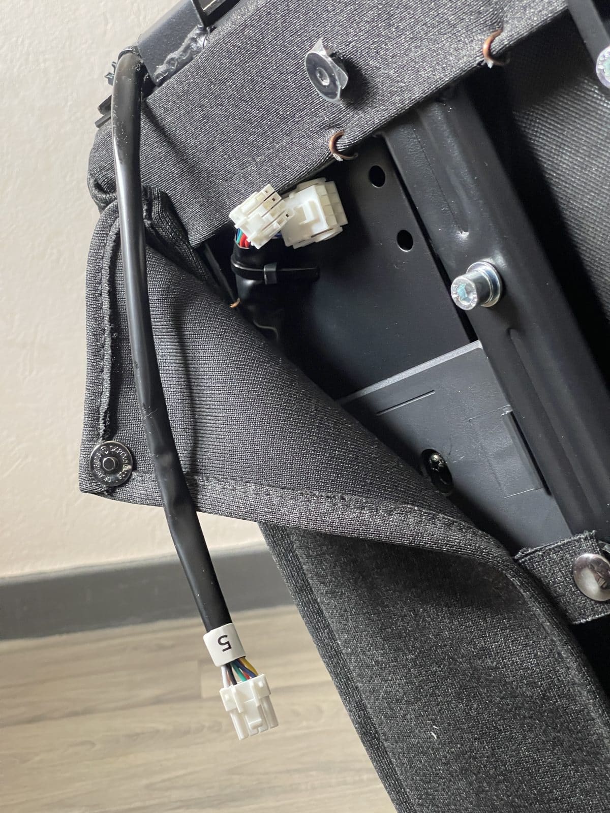 dxracer-martian-connecteur