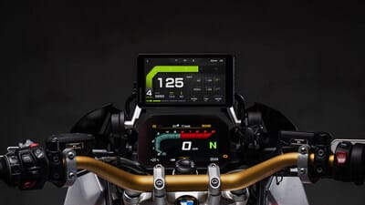 RiderNav R7M offre connectivité avancée et installation simple aux motos BMW.