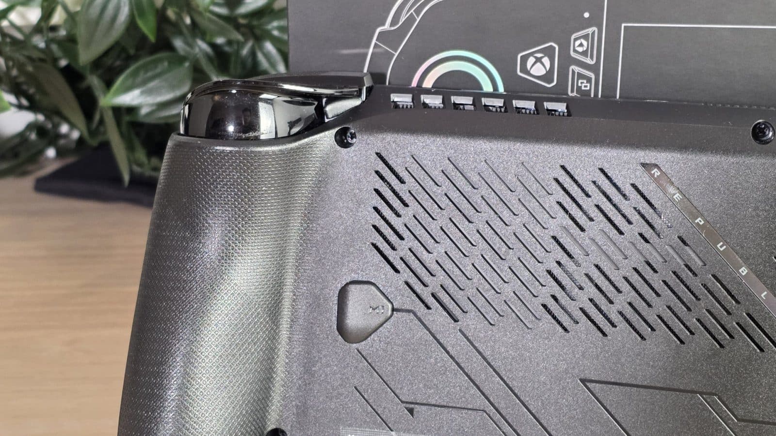 Asus ROG Xbox Ally X - Arrière et boutons