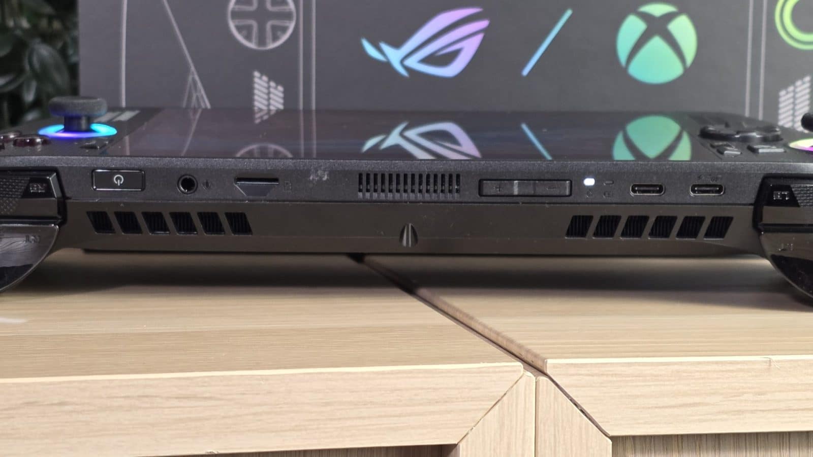 Asus ROG Xbox Ally X - Epaisseur