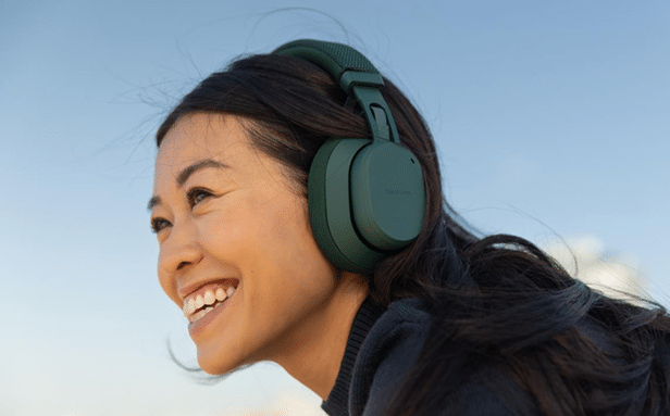 Fairphone lance le nouveau Fairbuds XL : un son affiné, une durabilité accrue et un impact plus positif pour les personnes et la planète