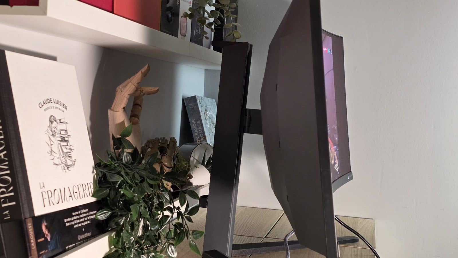 Philips Evnia 34M2C6500 - Epaisseur