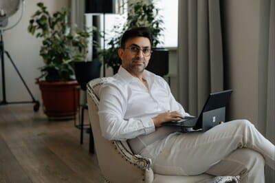 elegant hoopoe introduit l’IA dans la franchise bien-être au Royaume-Uni.