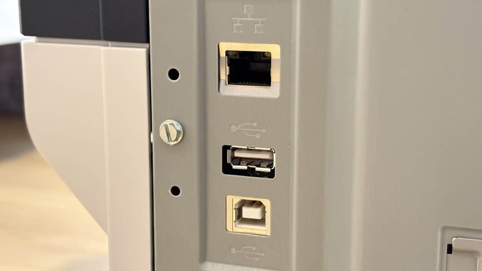 Xerox C325 - Connectique