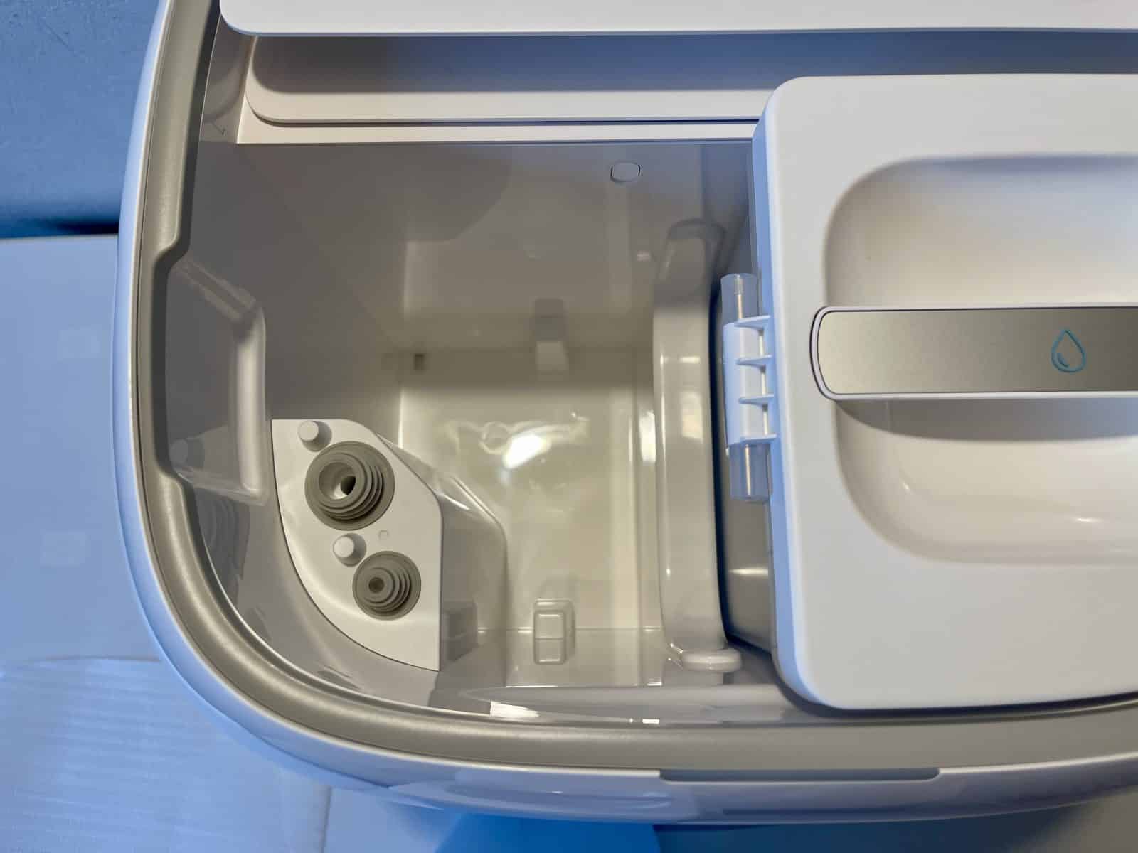 roborock-qrevo-qurv-2-pro-base-bacs-eau