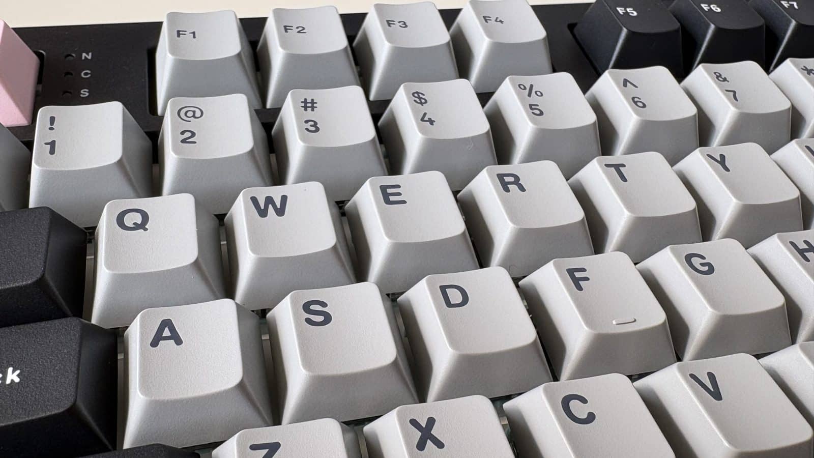 Le Café du Geek Léo Llopis test le Clavier Epomaker TH108 Pro, points fort et points faibles