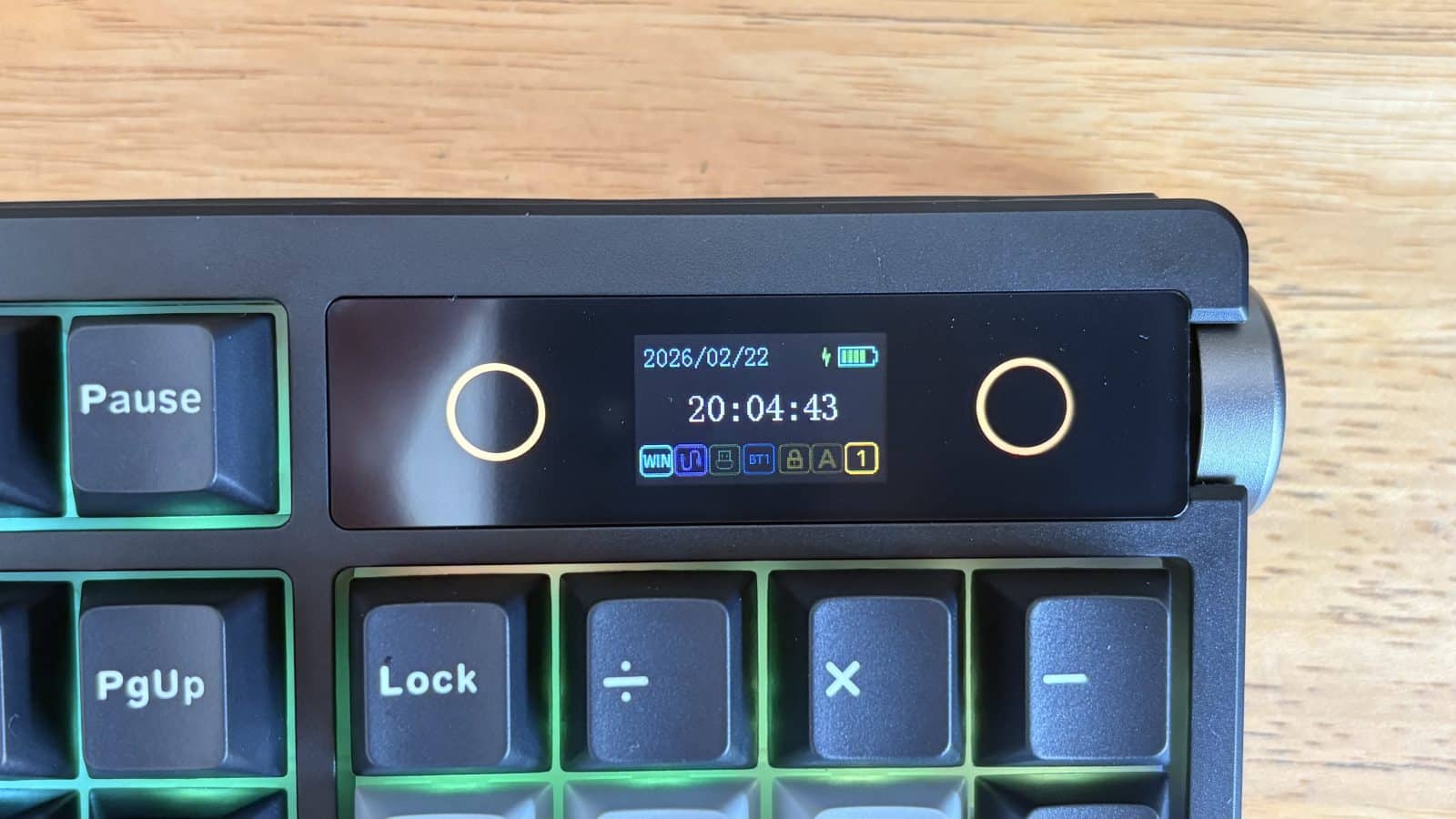 Ecran intégré sur le clavier