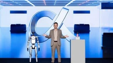 HONOR dévoile son Robot Phone au MWC 2026, alliant IA et interaction robotique.