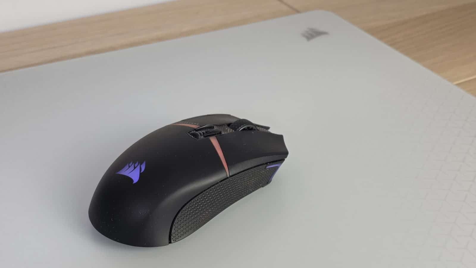 Corsair MM Glass - Avec souris