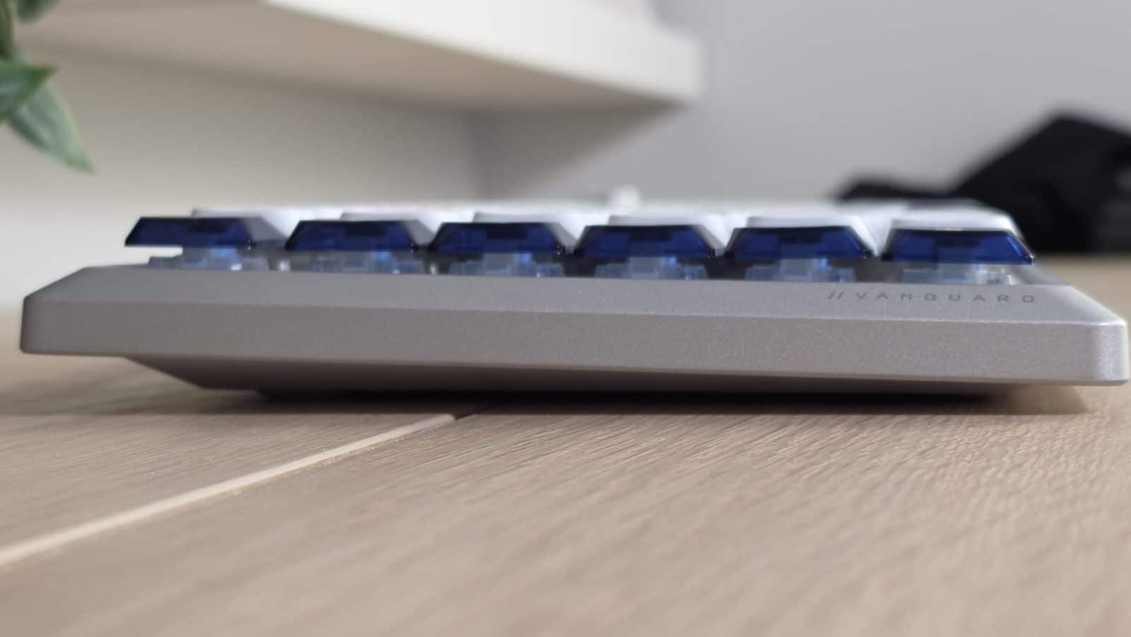 Corsair Vanguard Air 99 Wireless - Epaisseur
