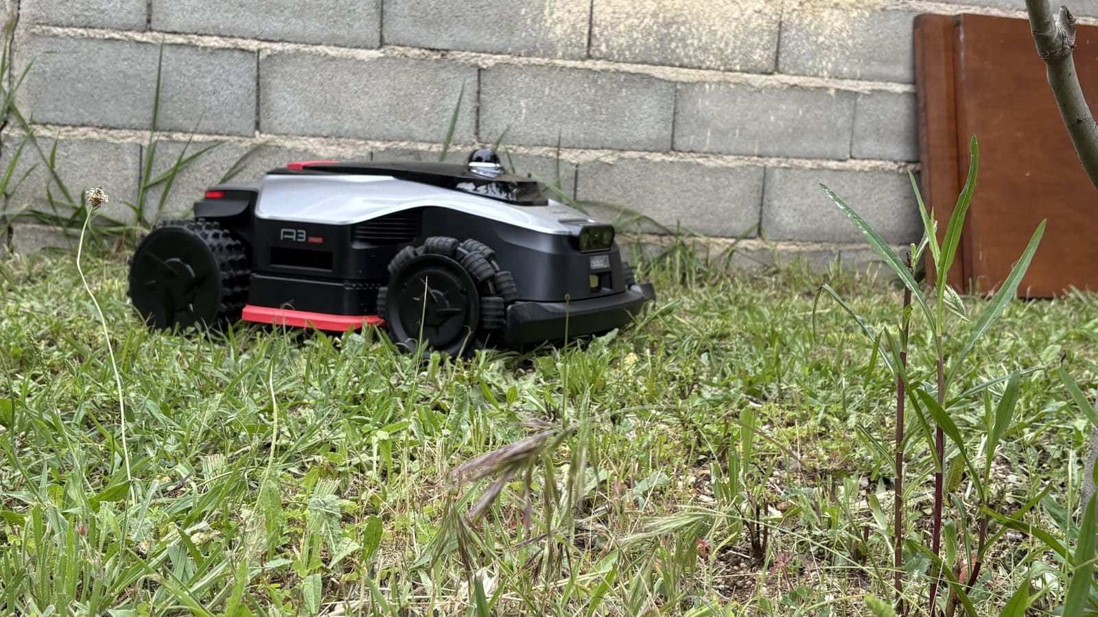 Robot Dreame A3 AWD Pro 3500 entrain de tondre