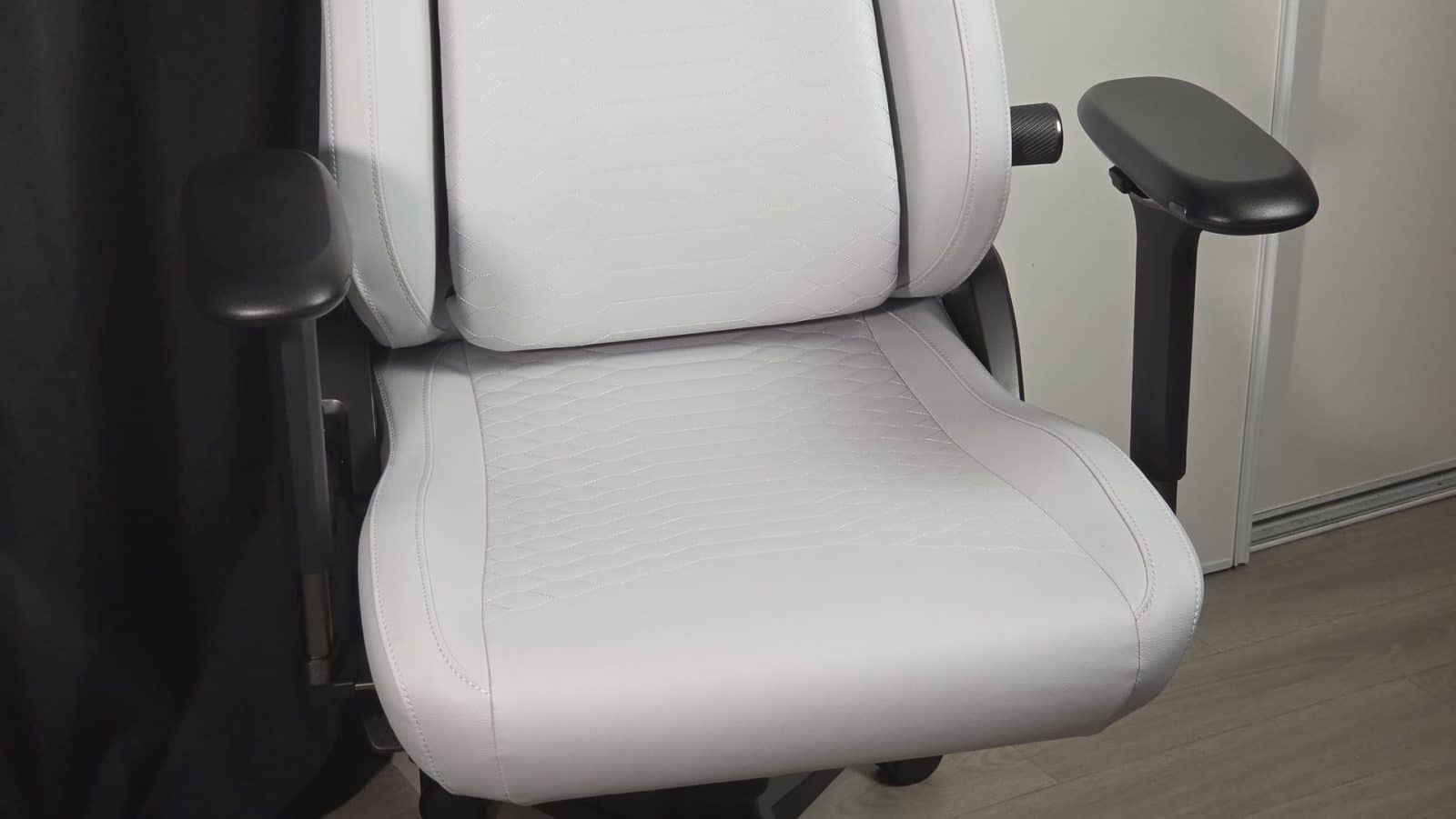 Razer Iskur V2 - Assise